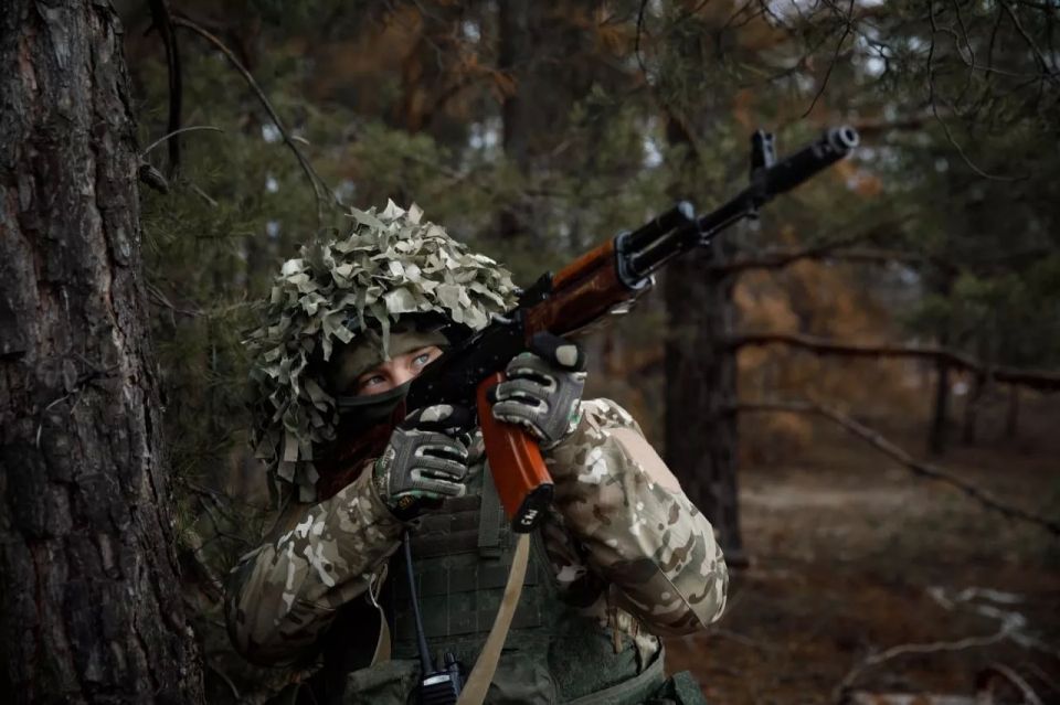 «Издержки войны»: Рогозин показал истинный облик солдата в зоне СВО — вот что с бойцом сделала весенняя распутица (слабонервным не смотреть)