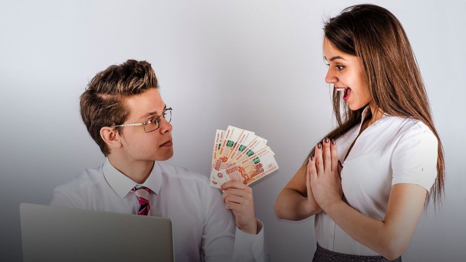 МФО «Езаем»: быстрые деньги или коварная долговая ловушка?