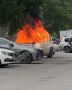 На улице Крауля в Екатеринбурге загорелся белый Mercedes