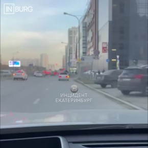 Видео из разряда: машина есть — ума не надо