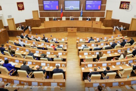 Согласно внесенному в областной парламент законопроекту, в Свердловской области мэров будут утверждать депутаты муниципальных дум из двух и более кандидатур, предложенных губернатором