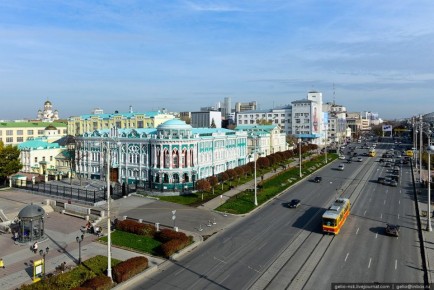 Губернатор Свердловской области Денис Паслер направил телеграмму главе Челябинской области Алексею Текслеру, в которой выразил соболезнования жителям Копейска и области — ночью на предприятии «Пластмасс» произошли взрывы...