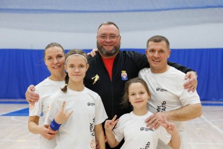 Наши подписчики из Серова взяли третье место в спортивном шоу "СемьЯ"