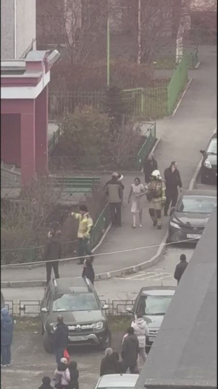 Пожар на улице Родонитовой в Екатеринбурге