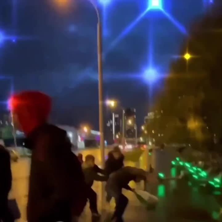 В Екатеринбурге подростки жестоко избили пенсионера в автобусе