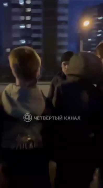 Школьники толпой избили мужчину, который сделал им замечание