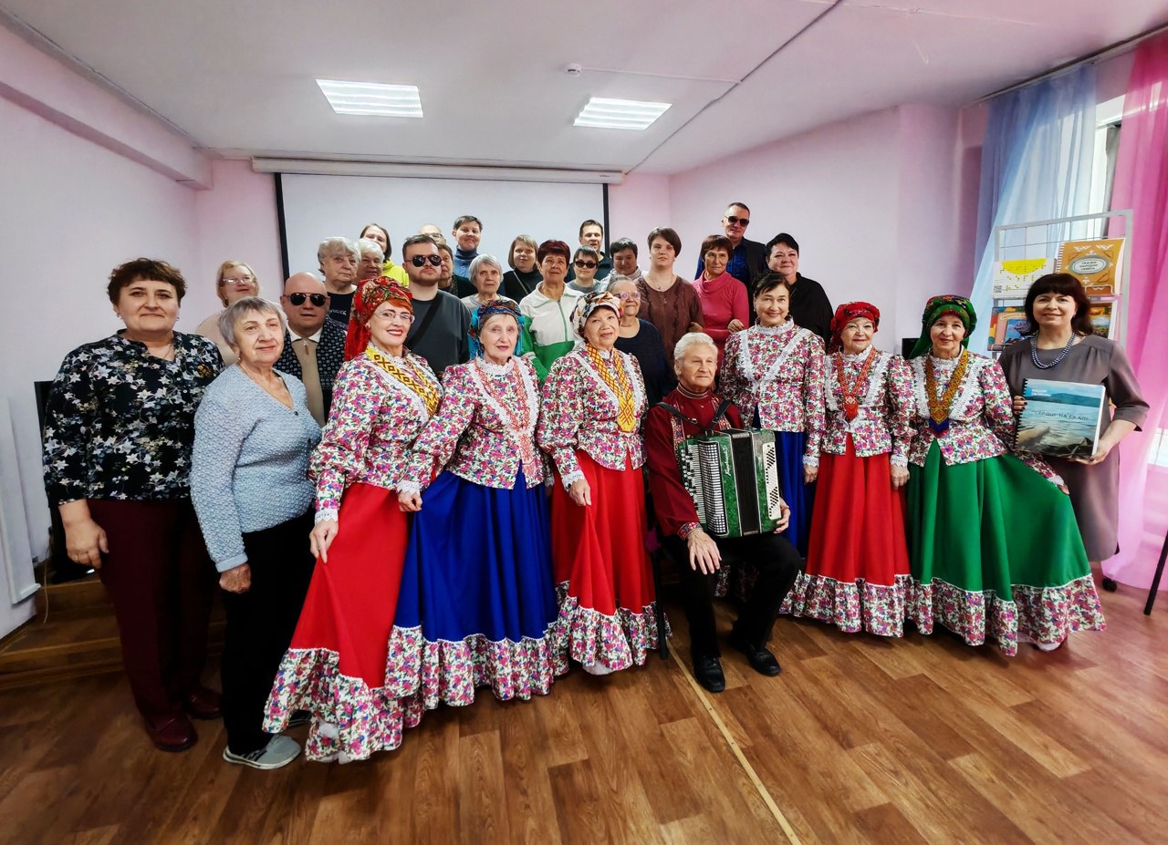 Качканарская библиотека им. Ф. Т. Селянина в 2025 году отмечает 65-летний юбилей и принимает подарки и поздравления