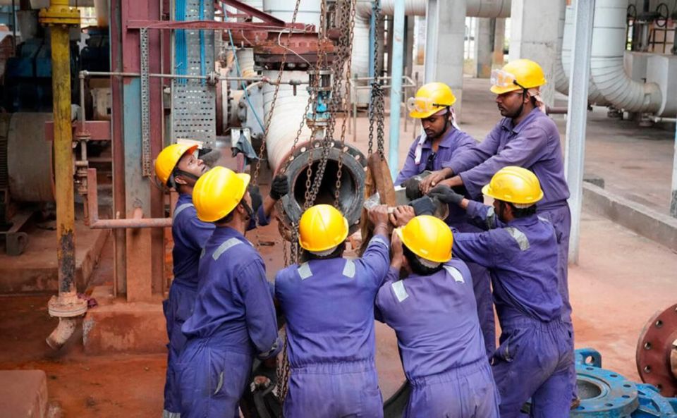 Власти Свердловской области проявили небывалую заботу о мигрантах из Индии, которые получили от этих властей индивидуальную охрану и отдельное общежитие