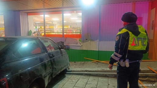 Две девочки погибли, еще одна в реанимации в результате ДТП в Ревде Свердловской области, сообщили в Госавтоинспекции по региону