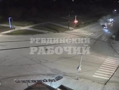 Появились кадры страшной аварии в Ревде, в которой погибли дети