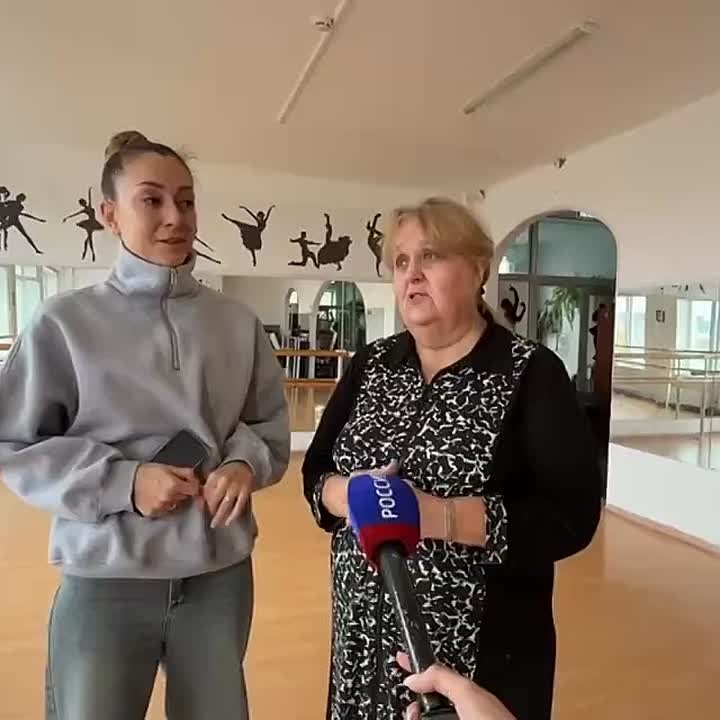 В танцевальном коллективе, куда ходили пострадавшие девочки, сейчас готовы помогать оставшейся в живых воспитаннице