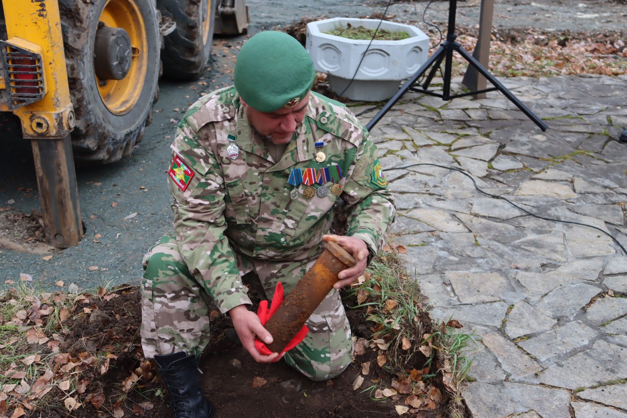 В Лесном на время благоустройства «Территории юности» изъяли капсулу с землей из Брестской крепости