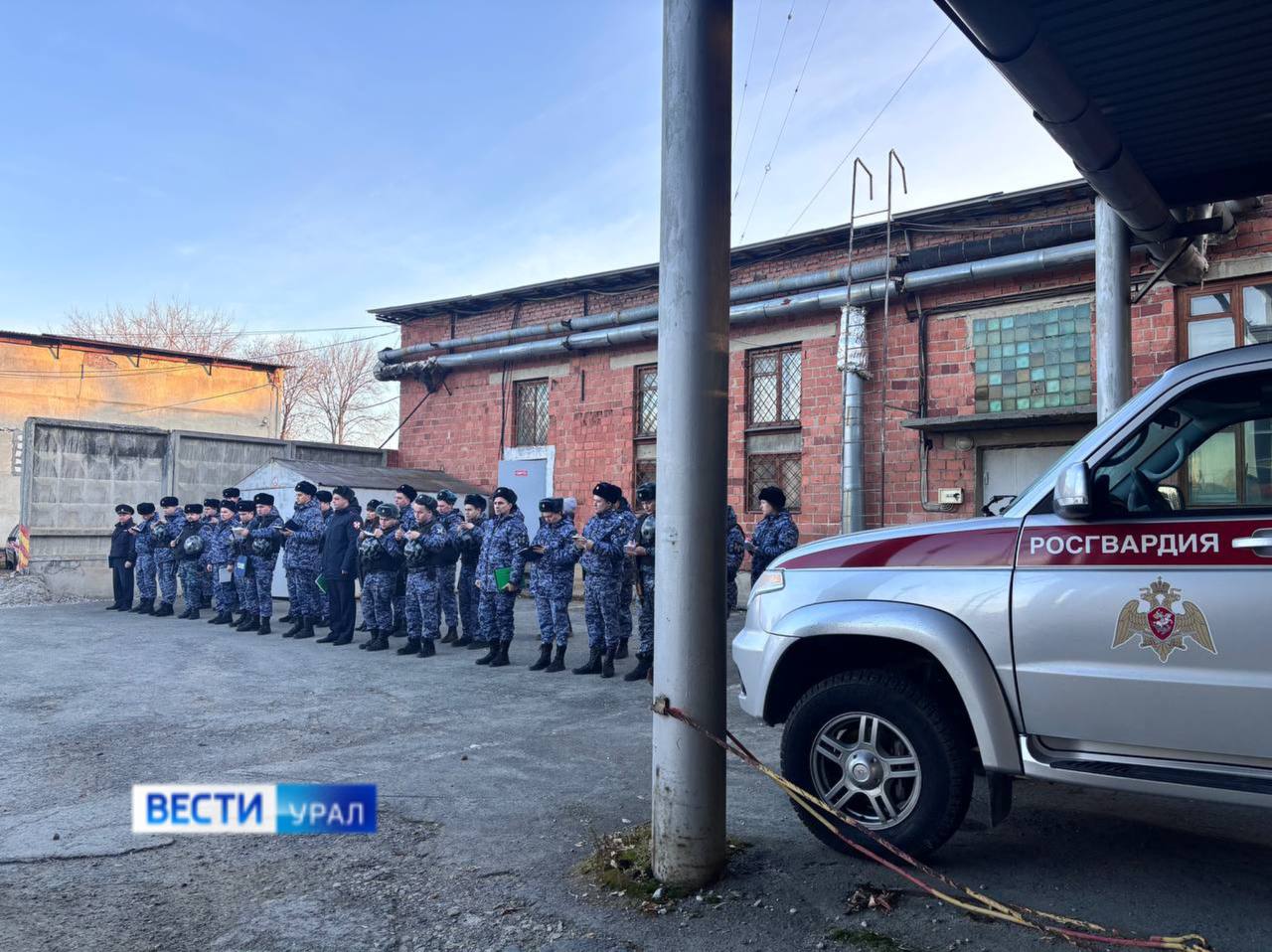 Они круглосуточно стоят на страже порядка Они круглосуточно стоят на страже порядка