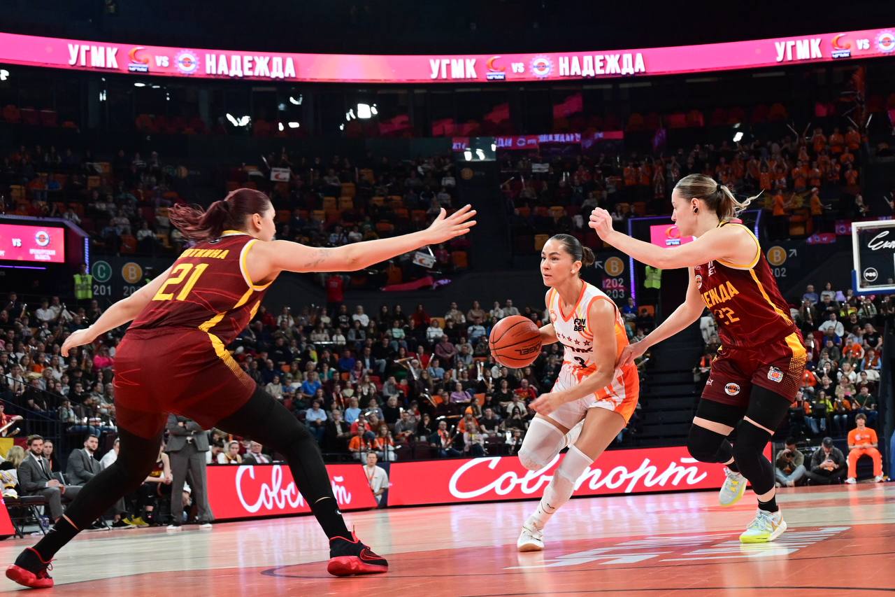 «УГМК» обыгрывает «Надежду» после первой половины матча за Суперкубок России - 41:34 «УГМК» обыгрывает «Надежду» после первой половины матча за Суперкубок России - 41:34