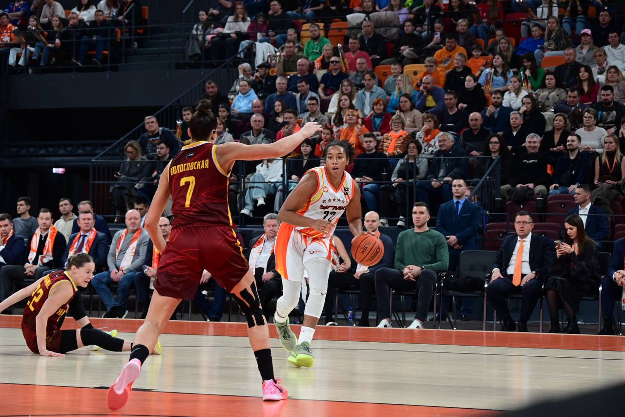 «УГМК» обыгрывает «Надежду» после первой половины матча за Суперкубок России - 41:34 «УГМК» обыгрывает «Надежду» после первой половины матча за Суперкубок России - 41:34