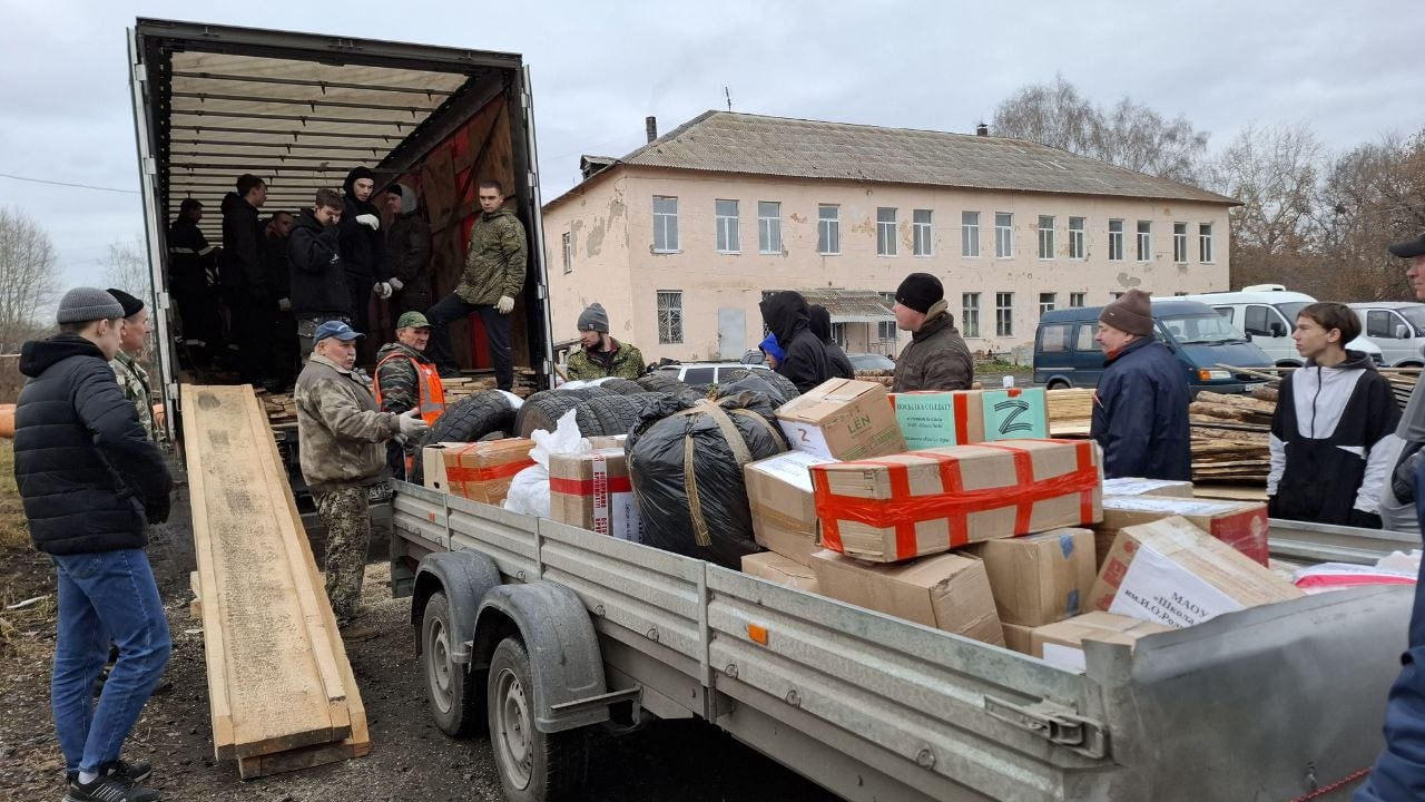 Уральцы отправили очередную партию гуманитарного груза весом почти 30 тонн участникам спецоперации