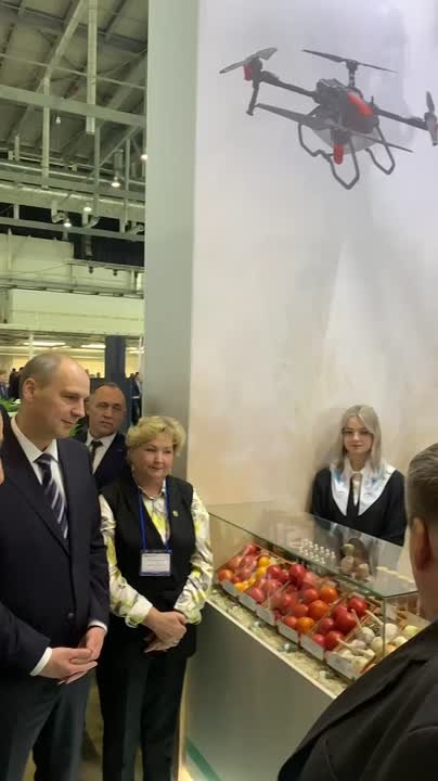 Губернатор Свердловской области Денис Паслер, замминистра сельского хозяйства России Роман Некрасов и полномочный представитель Президента в УрФО Артем Жога открыли XIII Межрегиональную агропромышленную выставку УрФО...