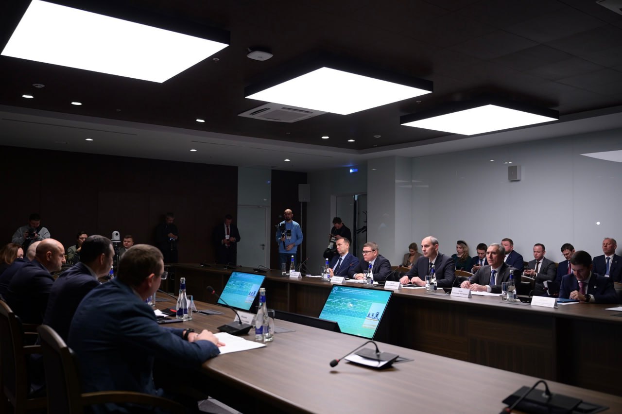 Денис Паслер презентовал опыт Свердловской области в решении кадрового вопроса в АПК на совете при полпреде Денис Паслер презентовал опыт Свердловской области в решении кадрового вопроса в АПК на совете при полпреде