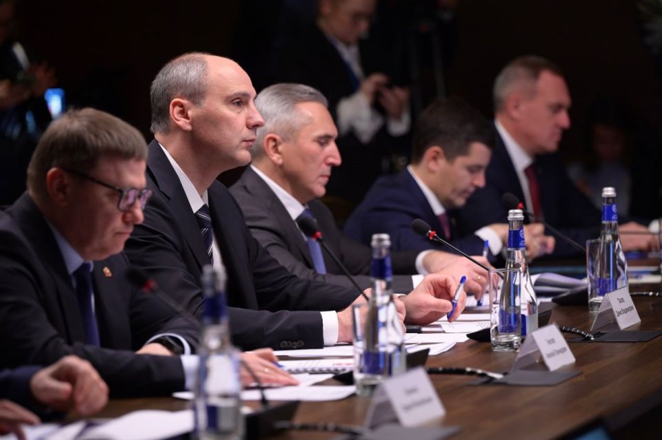 Денис Паслер презентовал опыт Свердловской области в решении кадрового вопроса в АПК на совете при полпреде