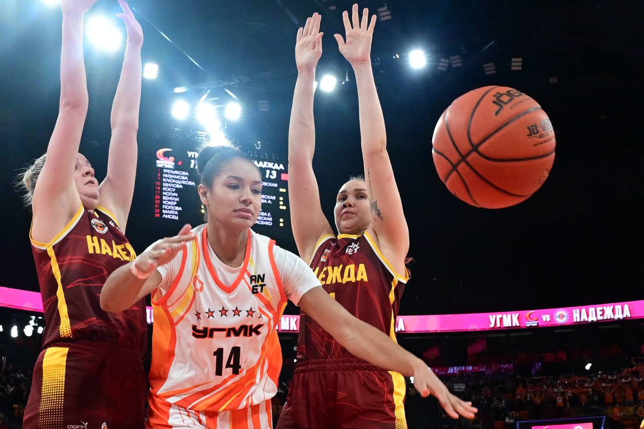 «УГМК» обыгрывает «Надежду» после первой половины матча за Суперкубок России - 41:34 «УГМК» обыгрывает «Надежду» после первой половины матча за Суперкубок России - 41:34