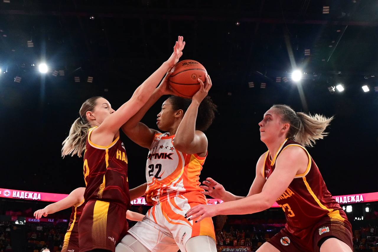 «УГМК» обыгрывает «Надежду» после первой половины матча за Суперкубок России - 41:34 «УГМК» обыгрывает «Надежду» после первой половины матча за Суперкубок России - 41:34