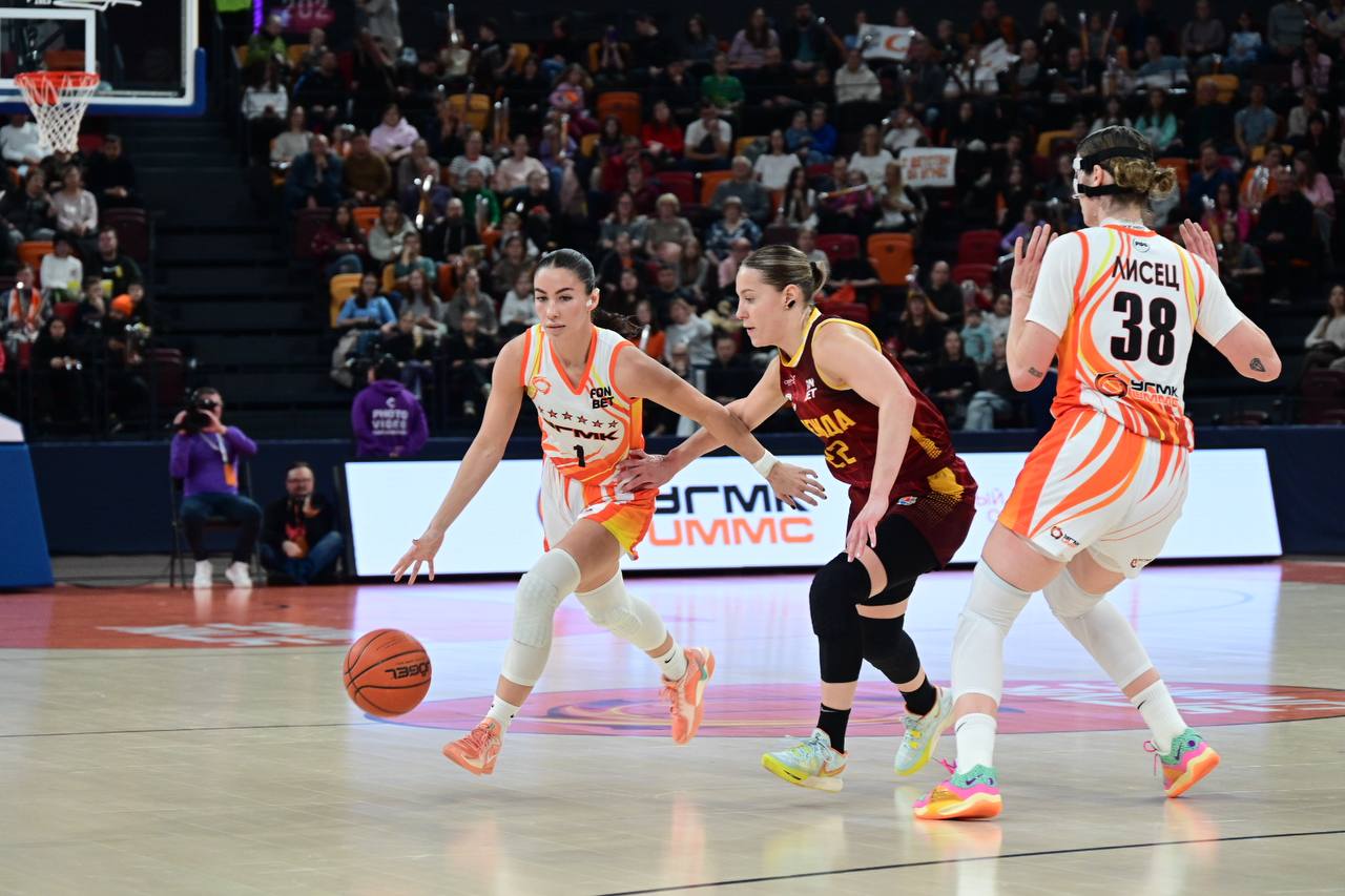 «УГМК» обыгрывает «Надежду» после первой половины матча за Суперкубок России - 41:34 «УГМК» обыгрывает «Надежду» после первой половины матча за Суперкубок России - 41:34