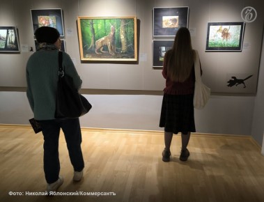 В Музее наивного искусства в Екатеринбурге открылась выставка «Люди, львы, орлы и фороракосы», на которой представлены работы из частной коллекции искусствоведа и куратора Натальи Коловершиной