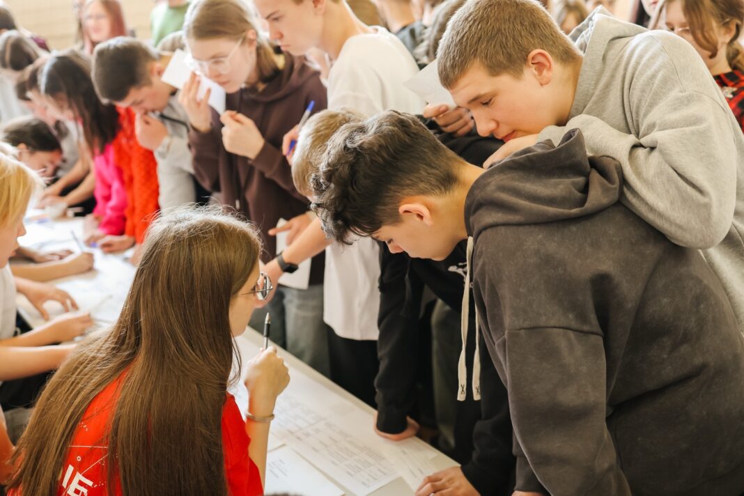 В Сысертском округе прошел первый фестиваль профессий «Выбор!» В Сысертском округе прошел первый фестиваль профессий «Выбор!»