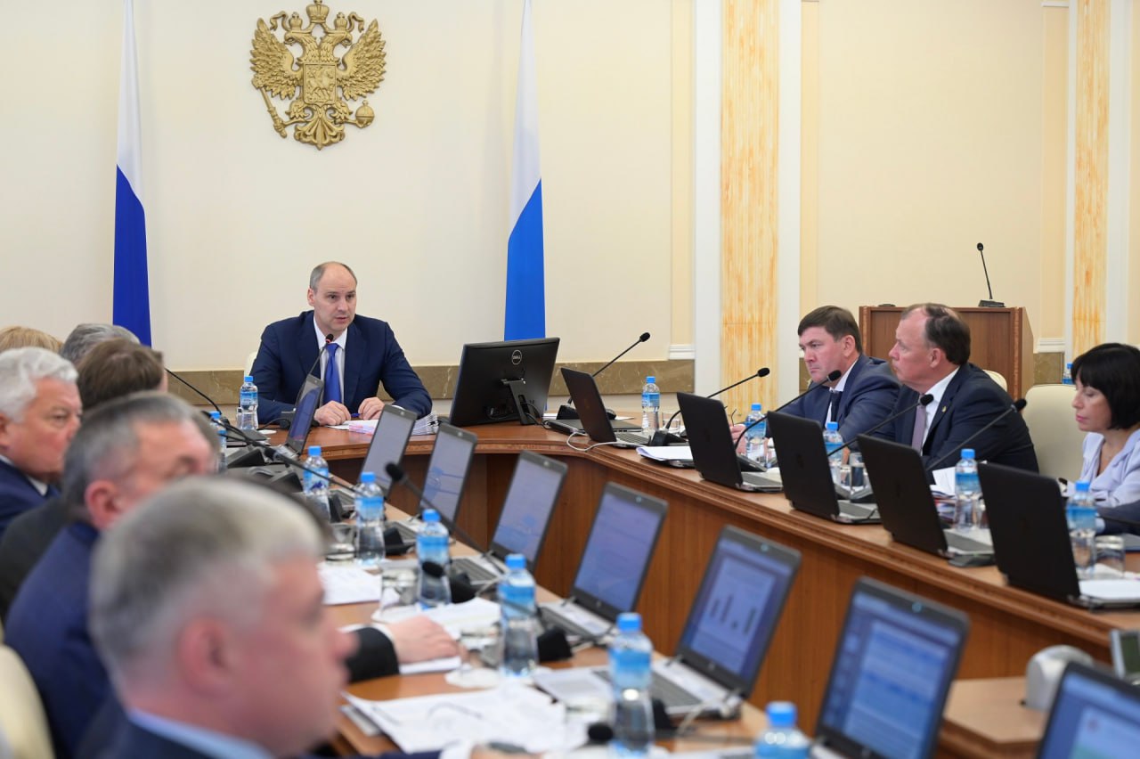 Проект бюджета Свердловской области на 2026 год рассмотрен на заседании правительства региона