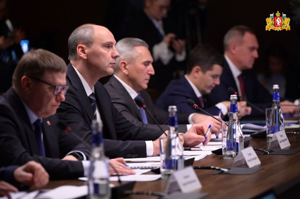 Денис Паслер презентовал опыт Свердловской области в решении кадрового вопроса в АПК на совете при полпреде 29 октября в рамках XIII Межрегиональной агропромышленной выставки УрФО в Екатеринбурге