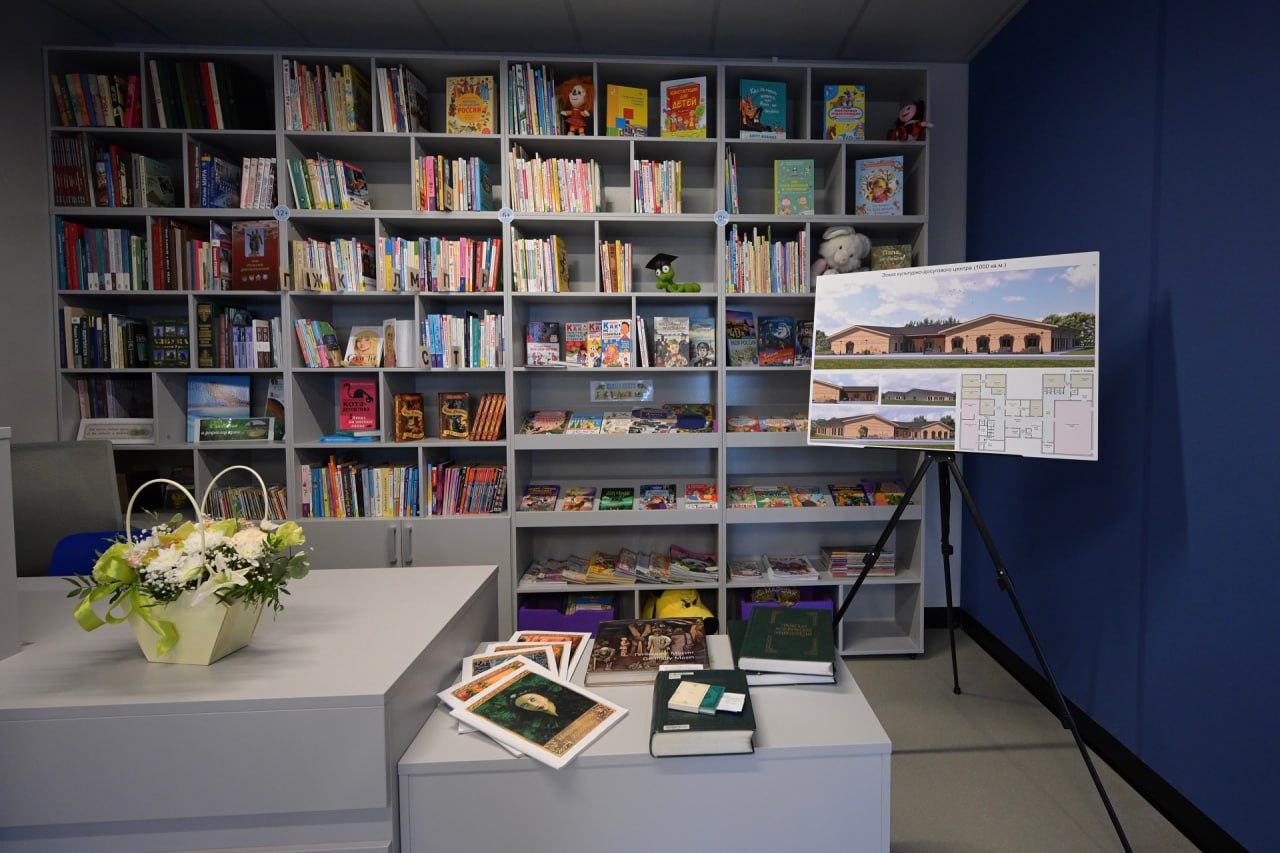 Денис Паслер открыл первый в Свердловской области модульный Дом культуры в сельской территории Денис Паслер открыл первый в Свердловской области модульный Дом культуры в сельской территории