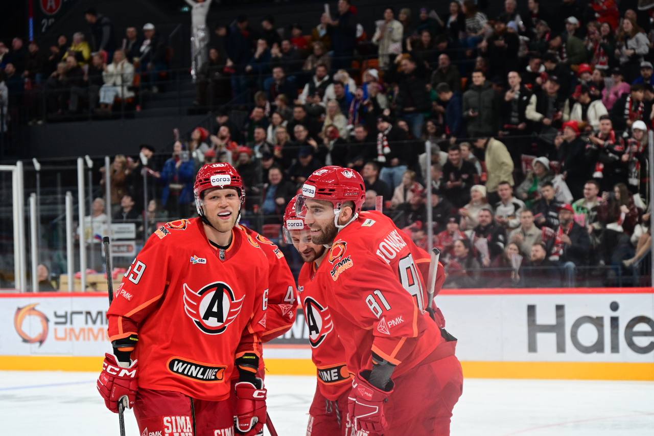 «Автомобилист» проехался по «Сибири»! «Шоферы» разгромили гостей из Новосибирска в Екатеринбурге - 7:1! «Автомобилист» проехался по «Сибири»! «Шоферы» разгромили гостей из Новосибирска в Екатеринбурге - 7:1!