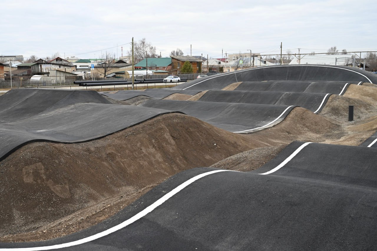 Денис Паслер открыл первый в Свердловской области модульный Дом культуры в сельской территории Денис Паслер открыл первый в Свердловской области модульный Дом культуры в сельской территории