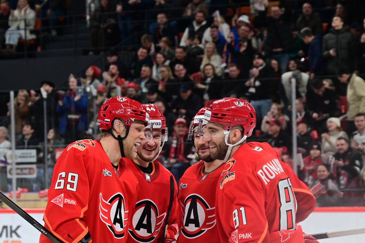 «Автомобилист» проехался по «Сибири»! «Шоферы» разгромили гостей из Новосибирска в Екатеринбурге - 7:1! «Автомобилист» проехался по «Сибири»! «Шоферы» разгромили гостей из Новосибирска в Екатеринбурге - 7:1!