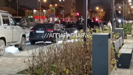 В Екатеринбурге силовики со спецназом нагрянули в офис вора в законе Георгия Акоева