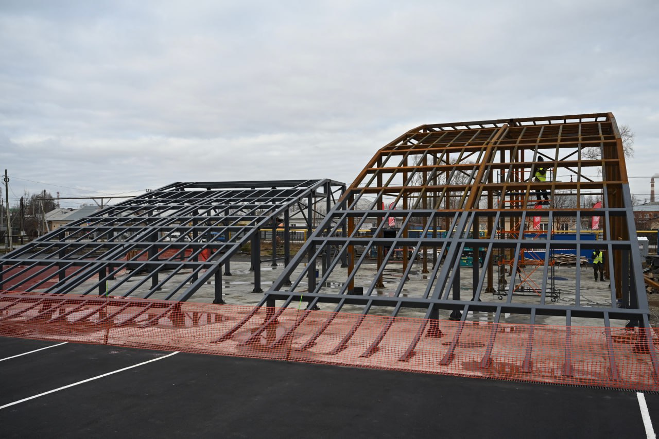 Денис Паслер открыл первый в Свердловской области модульный Дом культуры в сельской территории Денис Паслер открыл первый в Свердловской области модульный Дом культуры в сельской территории