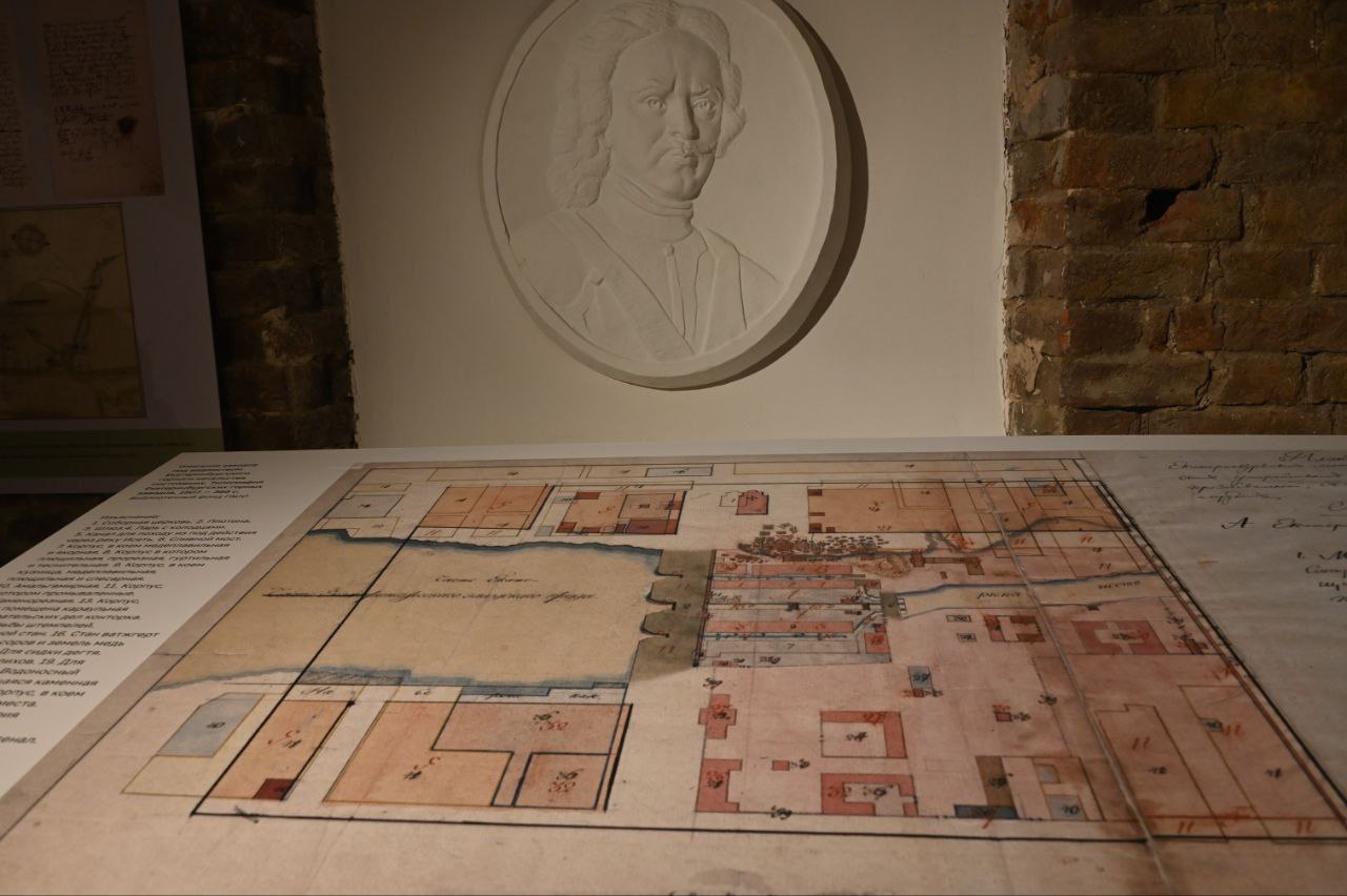 В Музее архитектуры и дизайна УрГАХУ открылась выставка архивных документов «Горнозаводской Урал. История становления» В Музее архитектуры и дизайна УрГАХУ открылась выставка архивных документов «Горнозаводской Урал. История становления»