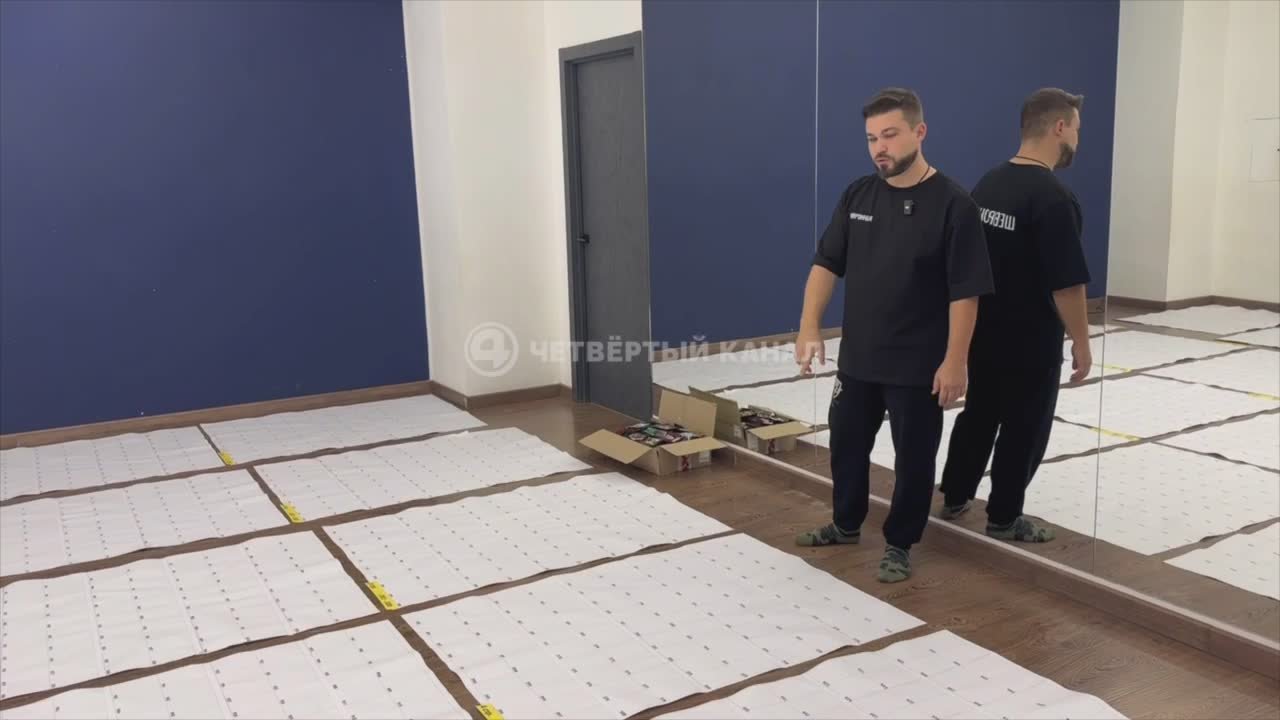 Самую большую в мире коллекцию шевронов СВО собрал екатеринбуржец