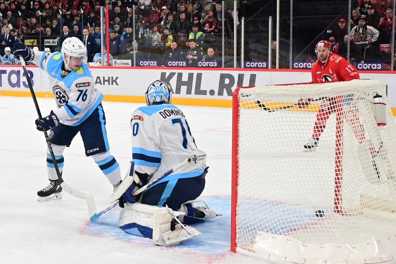 «Автомобилист» проехался по «Сибири»! «Шоферы» разгромили гостей из Новосибирска в Екатеринбурге - 7:1! «Автомобилист» проехался по «Сибири»! «Шоферы» разгромили гостей из Новосибирска в Екатеринбурге - 7:1!