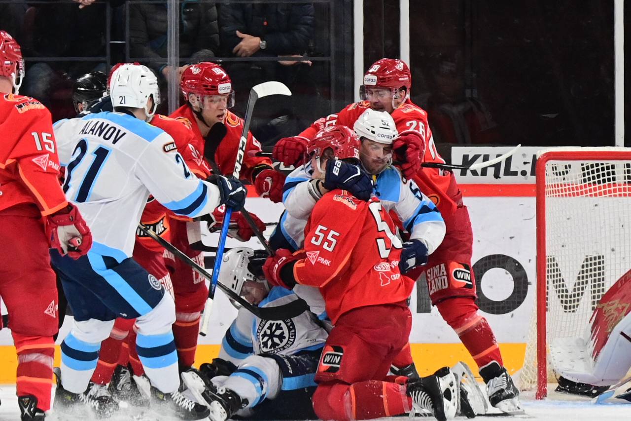 «Автомобилист» проехался по «Сибири»! «Шоферы» разгромили гостей из Новосибирска в Екатеринбурге - 7:1! «Автомобилист» проехался по «Сибири»! «Шоферы» разгромили гостей из Новосибирска в Екатеринбурге - 7:1!