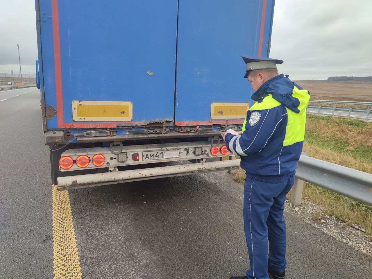 На трассе М-12 свердловская Госавтоинспекция и «Автодор» провели рейд против скрытых номеров На трассе М-12 свердловская Госавтоинспекция и «Автодор» провели рейд против скрытых номеров