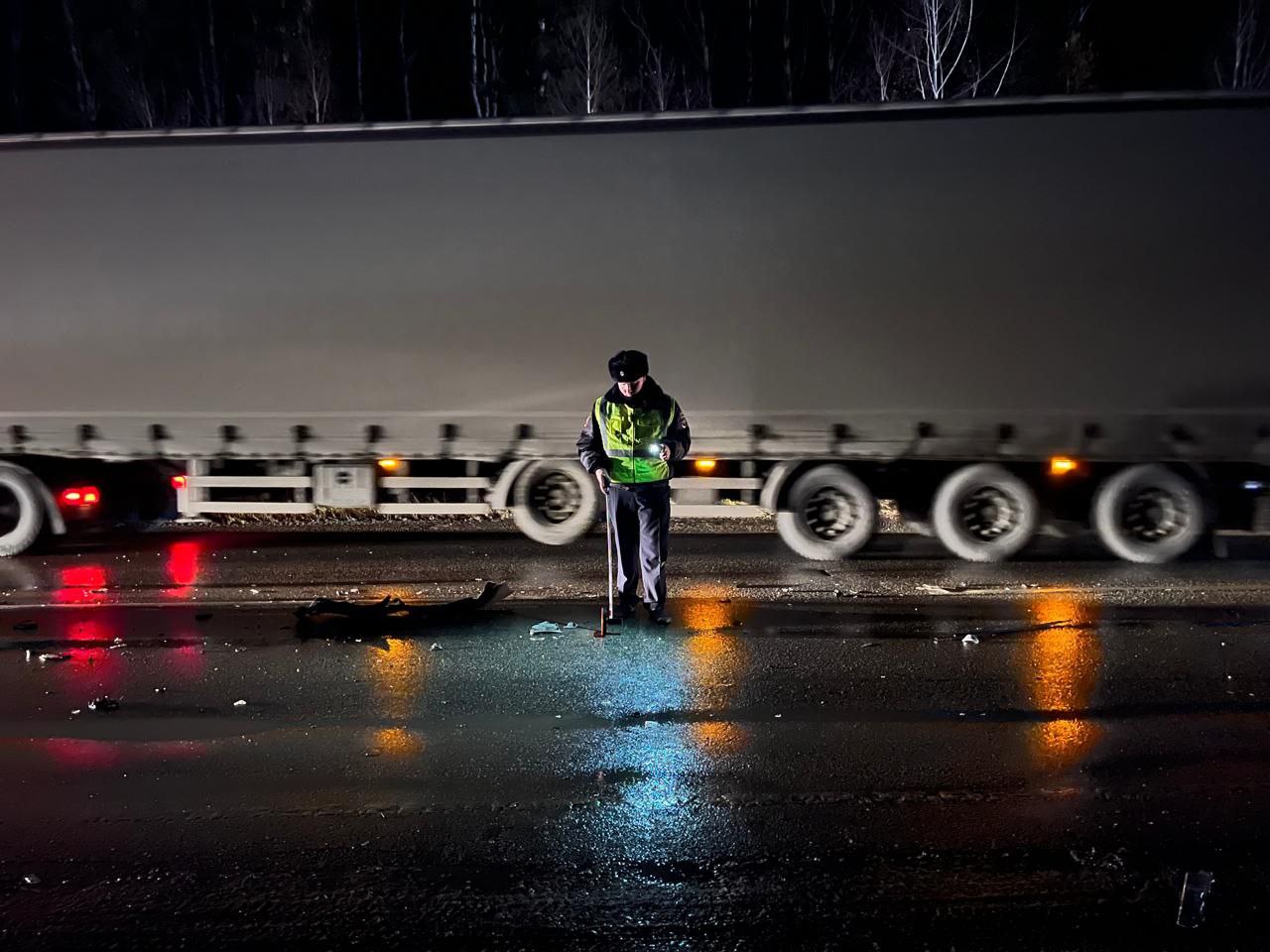 Свердловская Госавтоинспекция установила предварительные обстоятельства ДТП на федеральной трассе Екатеринбург-Шадринск-Курган, где погибла семья Свердловская Госавтоинспекция установила предварительные обстоятельства ДТП на федеральной трассе Екатеринбург-Шадринск-Курган, где погибла семья