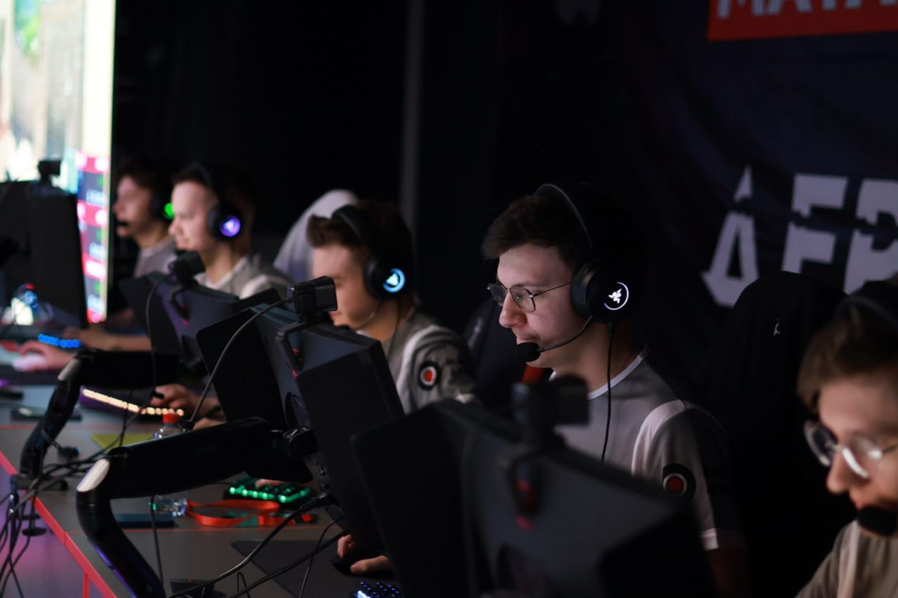 «Мощный импульс для развития киберспорта»: в Екатеринбурге прошла церемония открытия Всероссийских киберспортивных игр, приуроченных к «Форуму Будущего»