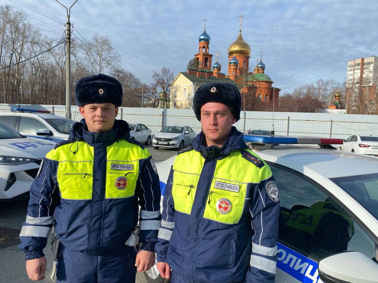 Ребенка в критическом состоянии помогли доставить в больницу сотрудники ГИБДД