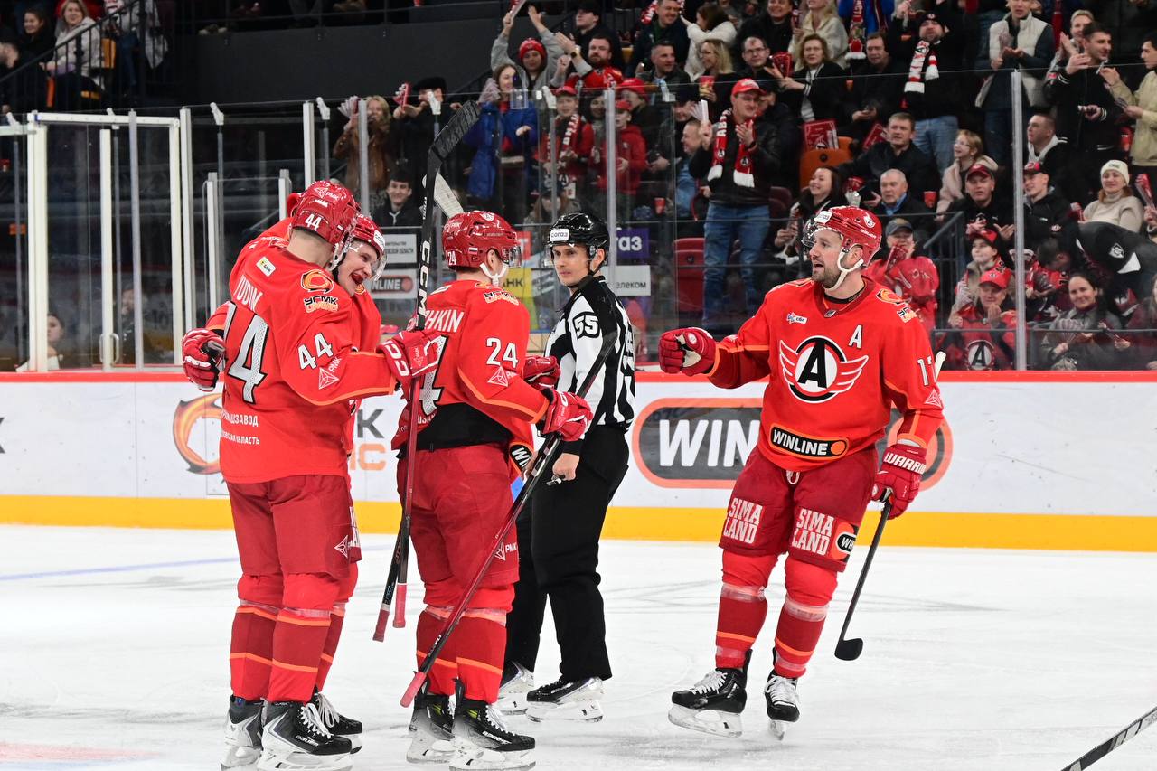 «Автомобилист» проехался по «Сибири»! «Шоферы» разгромили гостей из Новосибирска в Екатеринбурге - 7:1! «Автомобилист» проехался по «Сибири»! «Шоферы» разгромили гостей из Новосибирска в Екатеринбурге - 7:1!