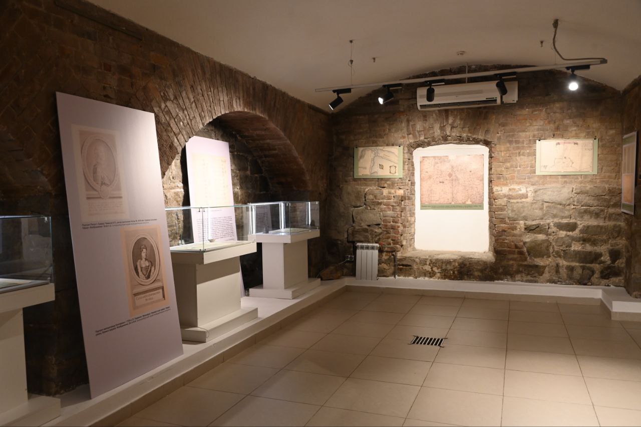 В Музее архитектуры и дизайна УрГАХУ открылась выставка архивных документов «Горнозаводской Урал. История становления»