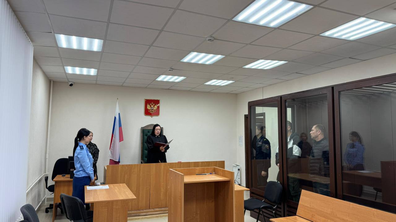 В Каменске-Уральском вынесен приговор местным жителям за нападение на 88-летнего пенсионера и хищение у него денежных средств В Каменске-Уральском вынесен приговор местным жителям за нападение на 88-летнего пенсионера и хищение у него денежных средств