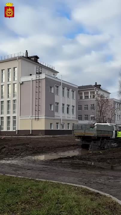 Владислав Пинаев: Горзеленхоз по моему поручению благоустраивает территорию у школы №70, которая сейчас находится на капитальном ремонте