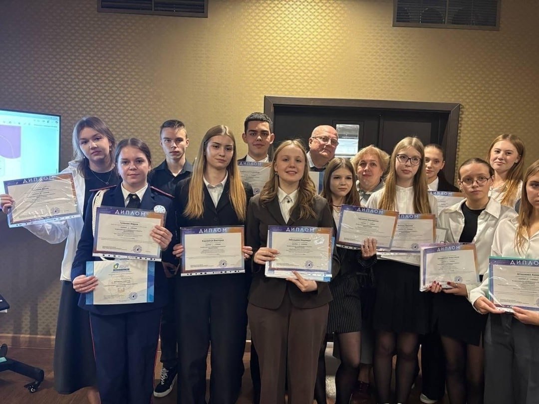 Юные исследователи из Малышева приняли участие во Всероссийском фестивале интеллектуальных лидеров «Научный потенциал России» и конференции учащихся «Шаги в науку»