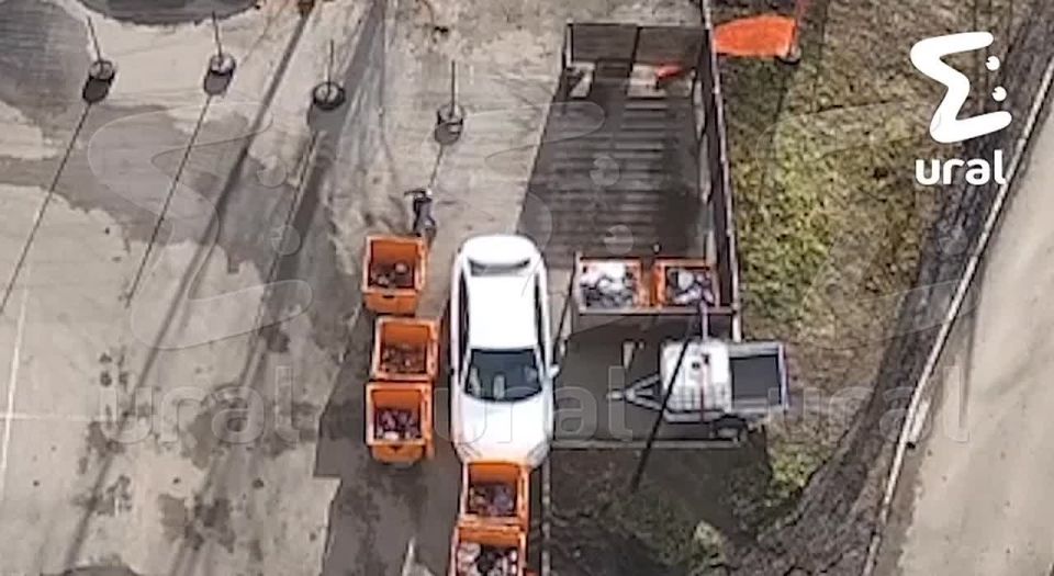 Водителя, который перегородил мусорку в челябинском ЖК, настигла карма